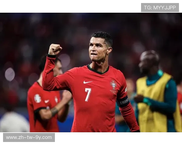 以足球巨星C罗为核心探讨其职业生涯对世界足球发展的深远影响 以足球巨星C罗为核心探讨其职业生涯对世界足球发展的深远影响